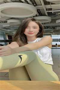 妈妈每天吃熏鸡，却让我吃素全文